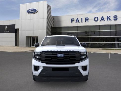 New 2025 Ford Expedition Active image 6