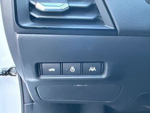 New 2026 Nissan Sentra SR w/ SR Premium Package FWD image 23