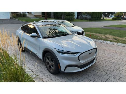 Used 2022 Ford Mustang Mach-E Select AWD/4WD image 4