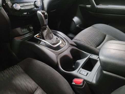Used 2020 Nissan Rogue SV AWD/4WD image 26