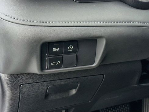 Used 2023 Toyota Highlander XLE FWD image 21