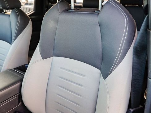 Used 2025 Toyota Tacoma TRD Off-Road image 29