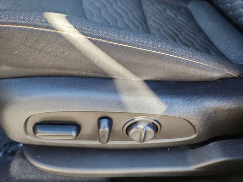 Used 2019 Chevrolet Equinox LT image 15