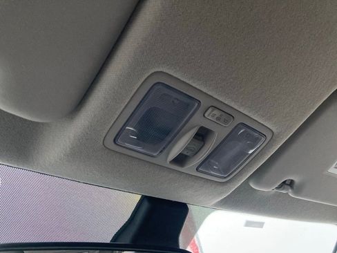 Used 2025 Hyundai Venue SEL image 29