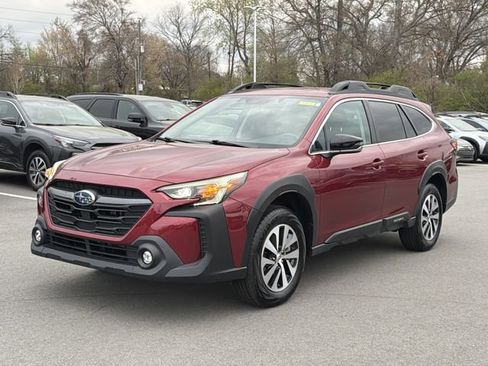 Used 2025 Subaru Outback Premium image 7