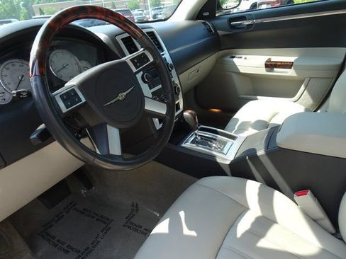 Used 2007 Chrysler 300 C RWD image 11