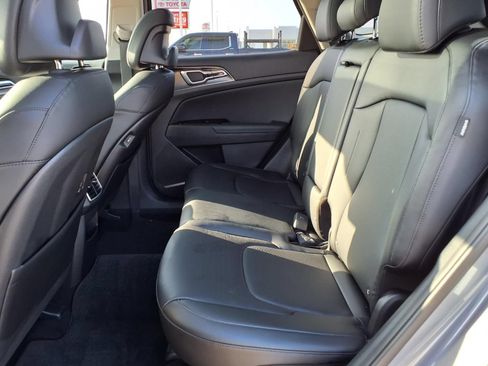 Used 2025 Kia Sportage EX w/ Premium Package FWD image 19