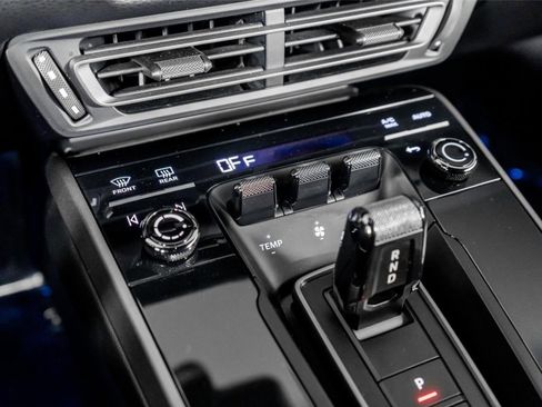 Used 2022 Porsche 911 Carrera image 33