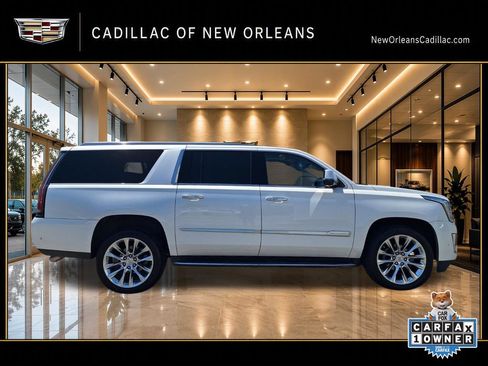 Used 2018 Cadillac Escalade ESV Luxury RWD image 2