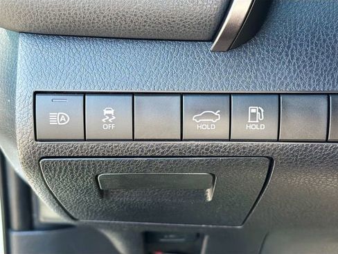 Used 2019 Toyota Camry XSE FWD image 10