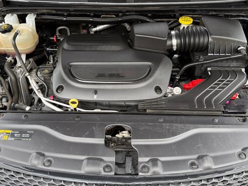 Used 2020 Chrysler Pacifica Touring-L Plus image 23