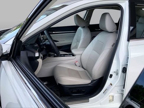 Used 2022 Nissan Altima 2.5 SL FWD image 8