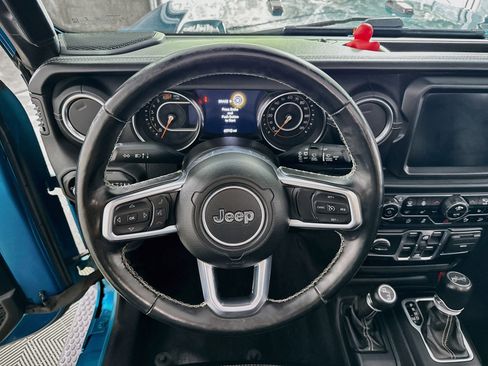 Used 2020 Jeep Wrangler Unlimited Sahara AWD/4WD image 16