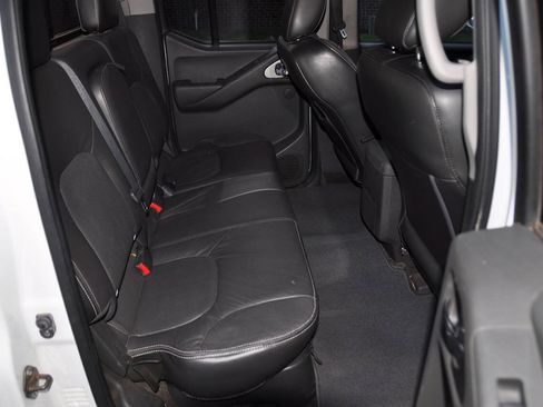 Used 2015 Nissan Frontier PRO-4X w/ Pro-4x Luxury Package AWD/4WD image 31