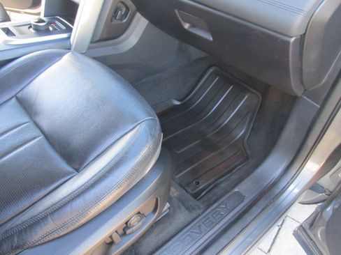 Used 2018 Land Rover Discovery Sport HSE image 40