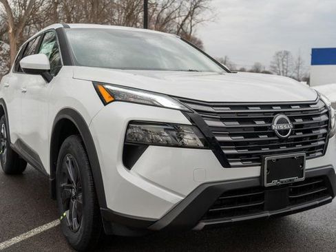 New 2026 Nissan Rogue SV w/ Cold Weather Package AWD/4WD image 4