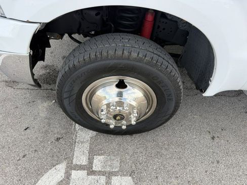 Used 2005 Ford F350 XL image 13