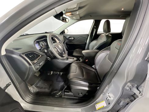 Used 2022 Jeep Cherokee Trailhawk w/ Premium Leather Package image 20