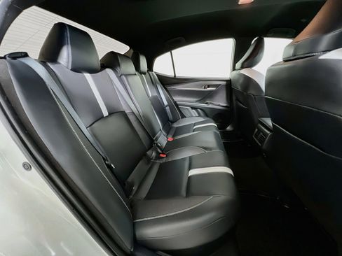 Used 2025 Toyota Camry SE w/ Convenience Package FWD image 21