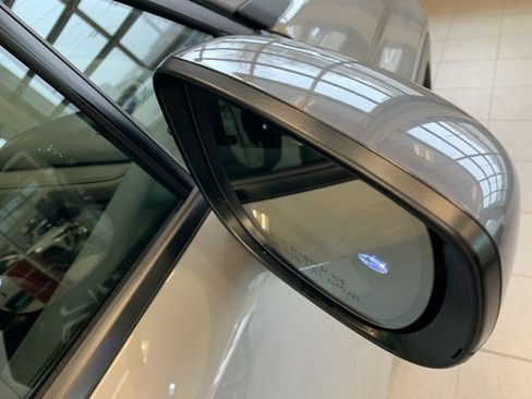 Used 2025 Subaru Forester Premium w/ Convenience Package #1 image 25