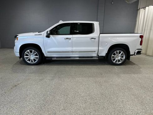 Certified 2025 Chevrolet Silverado 1500 High Country w/ Technology Package AWD/4WD image 6