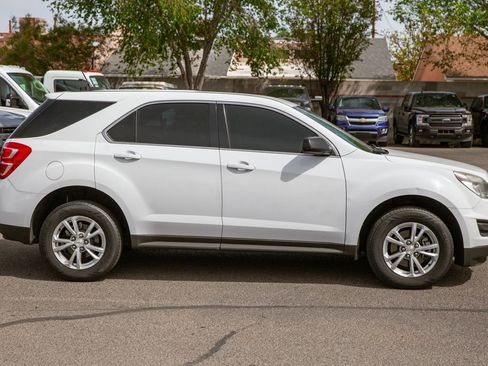 Used 2017 Chevrolet Equinox LS AWD/4WD image 4
