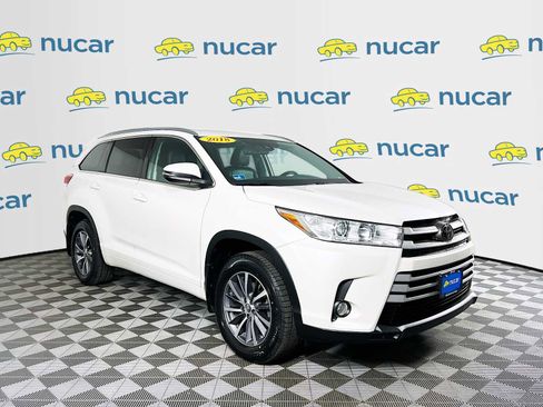 Used 2018 Toyota Highlander XLE image 1