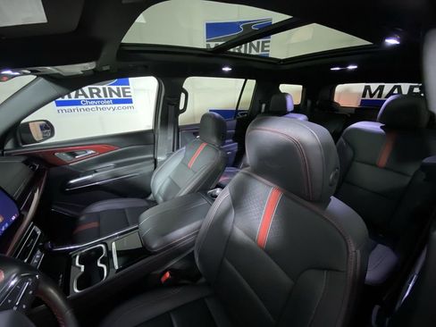 Certified 2024 Chevrolet Traverse RS w/ LPO, Floor Liner Package AWD/4WD image 24