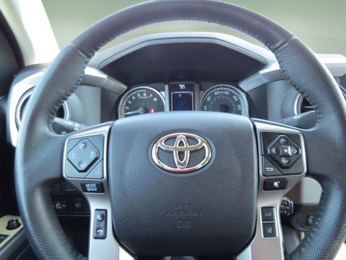 Used 2022 Toyota Tacoma SR5 w/ Technology Package image 29