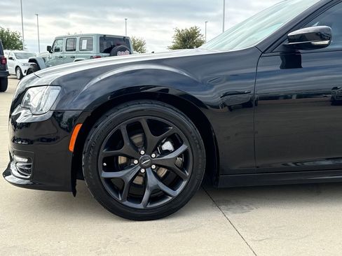Used 2022 Chrysler 300 Touring L w/ Popular Equipment Group RWD image 5