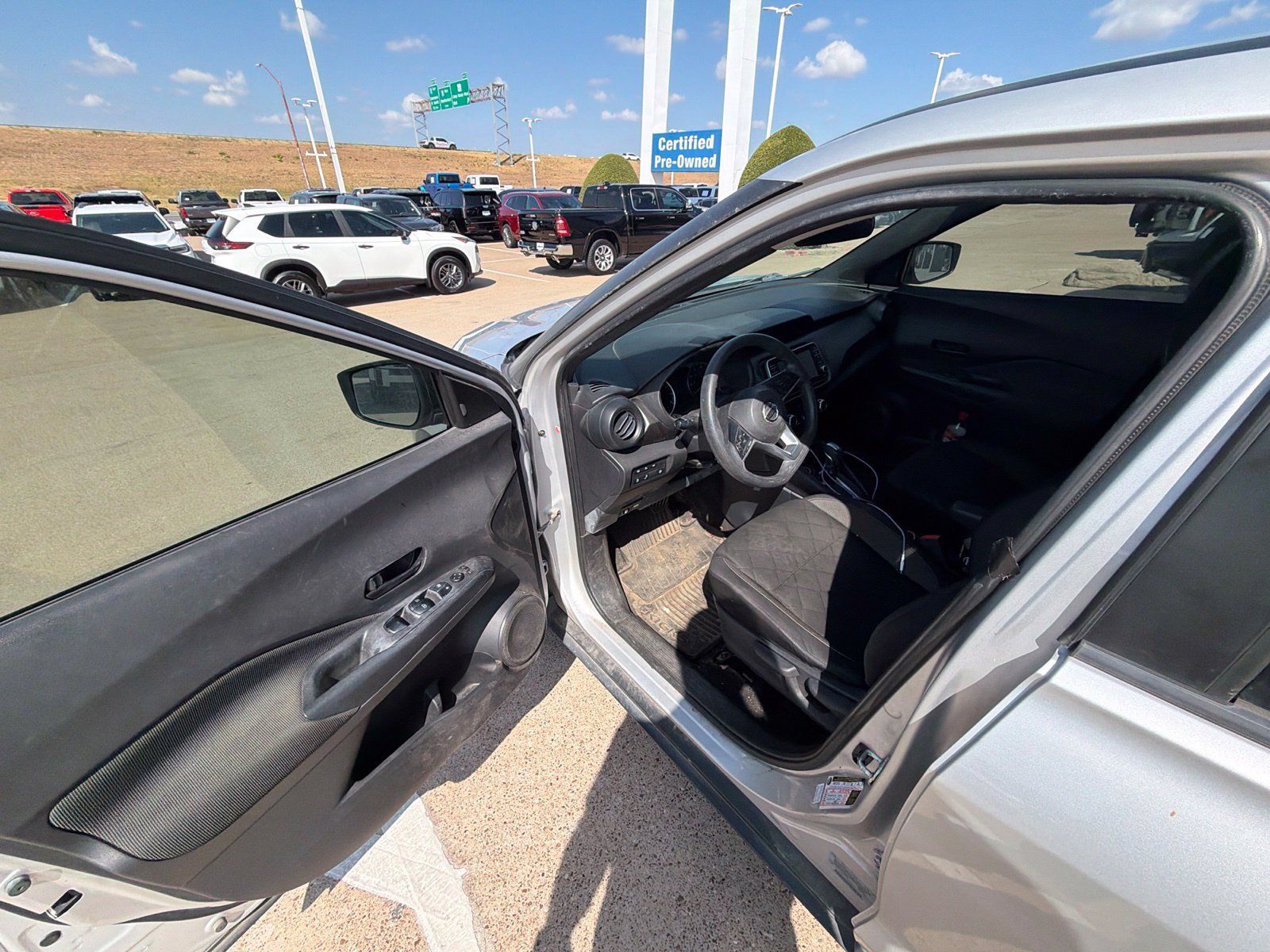 Used 2020 Nissan Kicks S FWD image 4