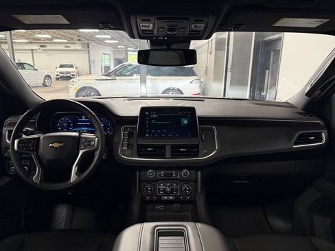 Used 2023 Chevrolet Suburban LT w/ LT Signature Package AWD/4WD image 8