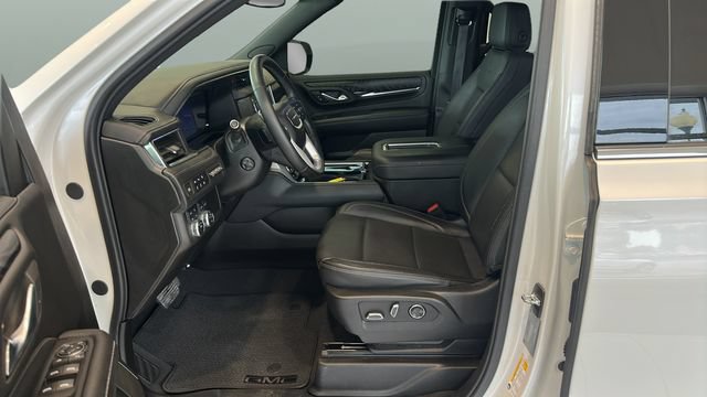 Used 2023 GMC Yukon XL Denali AWD/4WD image 8