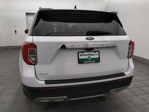 Used 2023 Ford Explorer XLT w/ Equipment Group 202A RWD image 6