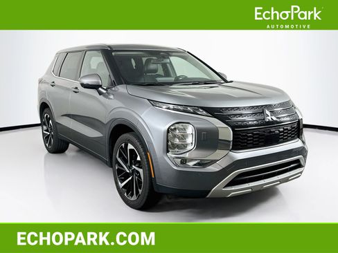 Used 2024 Mitsubishi Outlander SE AWD/4WD image 1