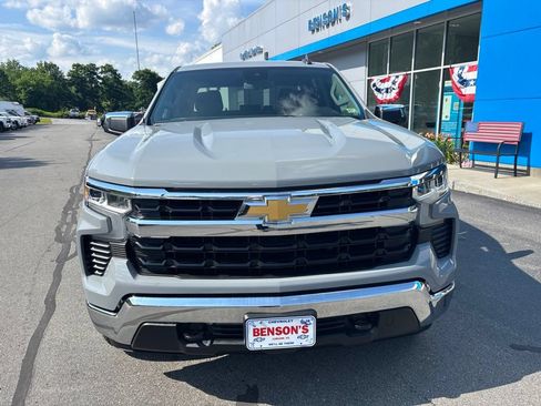 Used 2024 Chevrolet Silverado 1500 LT AWD/4WD image 8