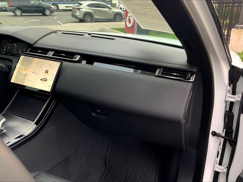 Used 2026 Land Rover Range Rover Velar Dynamic SE image 18