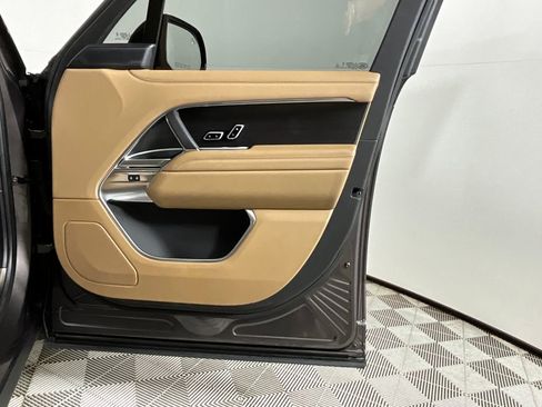Certified 2025 Land Rover Range Rover Long Wheelbase SE image 21