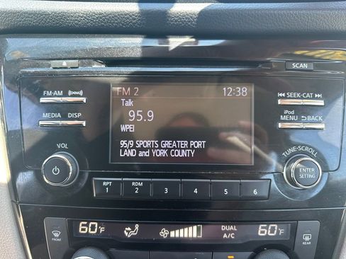 Used 2018 Nissan Rogue Sport SV AWD/4WD image 23