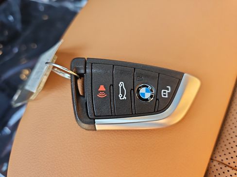 New 2026 BMW 330i Sedan w/ Premium Package image 38