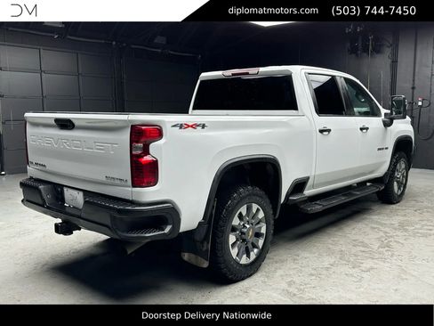 Used 2024 Chevrolet Silverado 2500 Custom AWD/4WD image 7