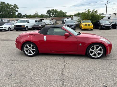 Used 2004 Nissan 350Z Touring image 4