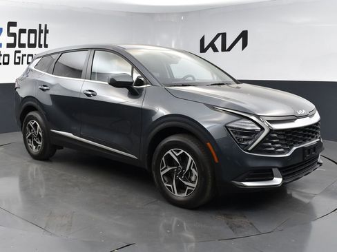 Certified 2025 Kia Sportage LX AWD/4WD image 7