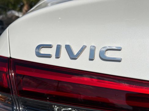 Used 2024 Honda Civic Touring image 11