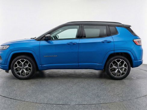 Used 2025 Jeep Compass Limited image 5
