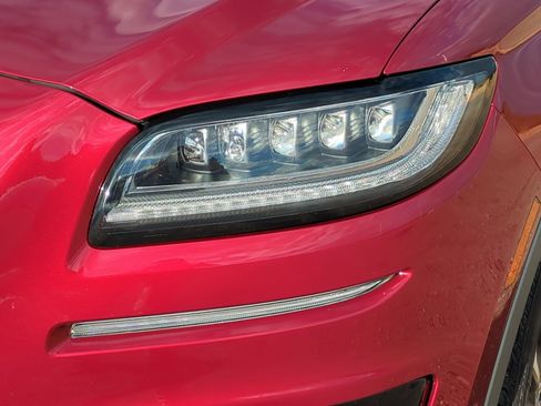 Used 2019 Lincoln Nautilus Reserve w/ Ultimate Package image 10