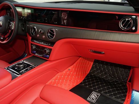 Used 2025 Rolls-Royce Ghost image 5