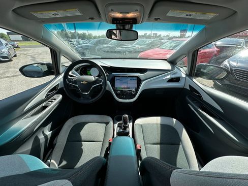 Used 2017 Chevrolet Bolt LT FWD image 2