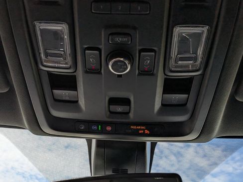 Used 2022 Chevrolet Tahoe RST w/ Sport Performance Package AWD/4WD image 19