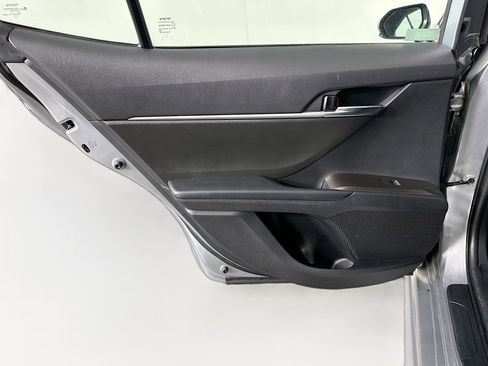 Used 2022 Toyota Camry SE image 25